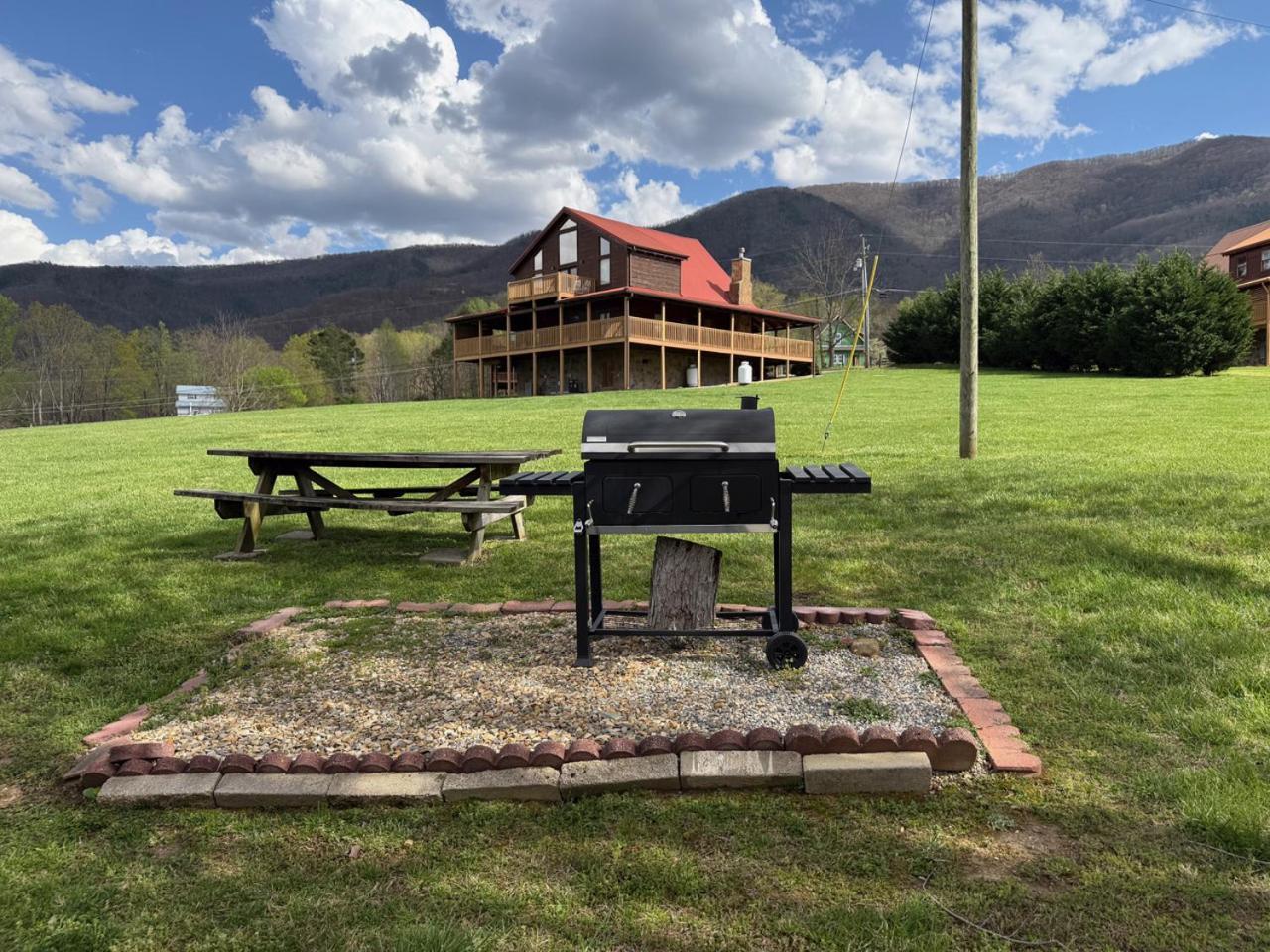Moonlight Cottage - Your Romantic & Scenic Escape Sevierville Exterior photo